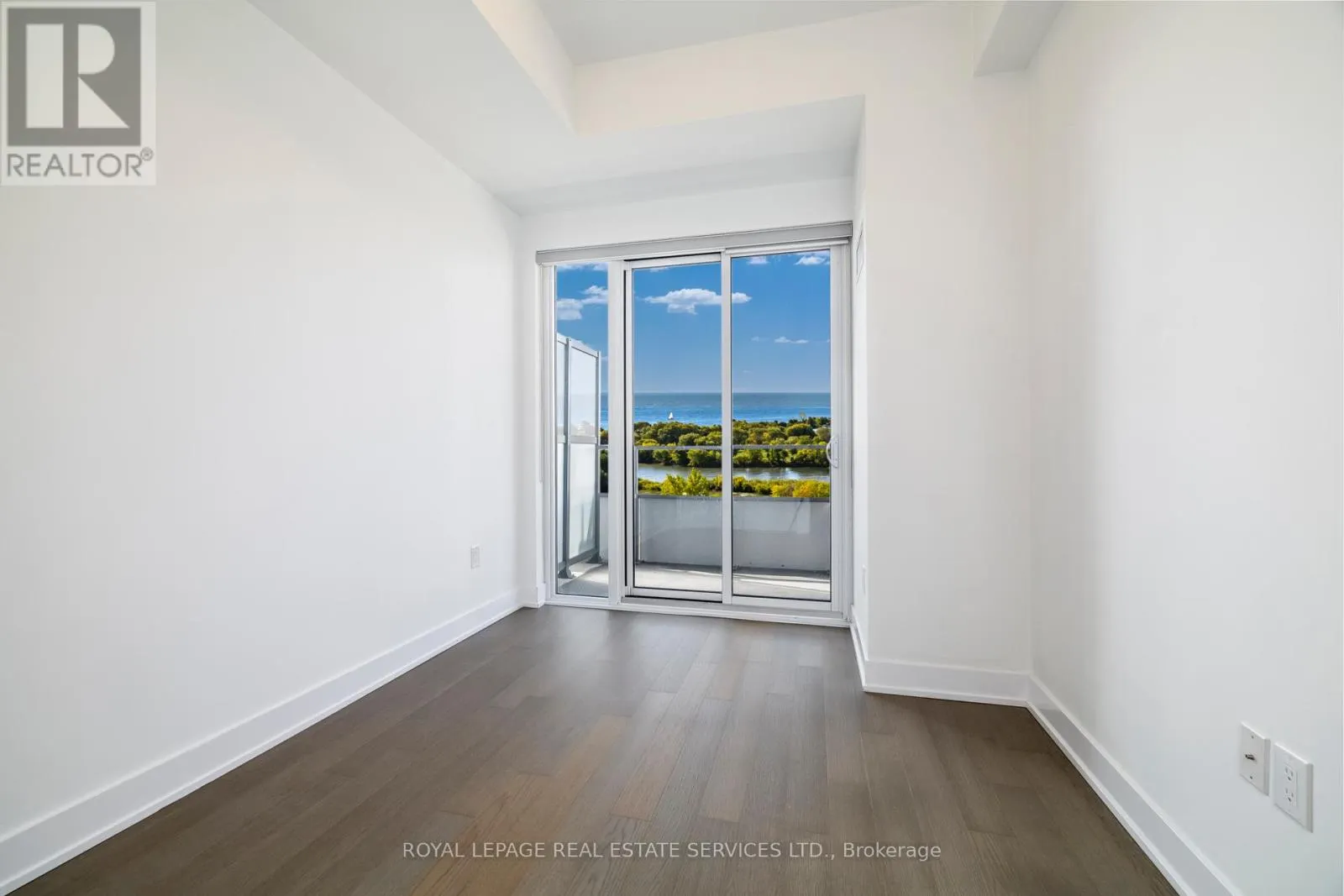 1002 - 20 SHORE BREEZE DRIVE