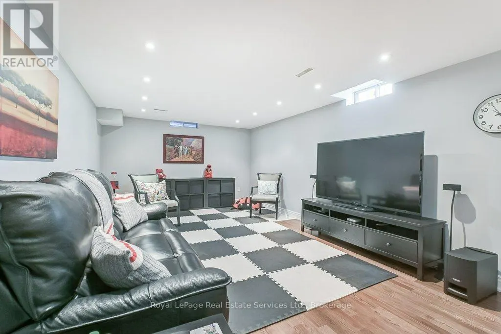 2139 BRAYS LANE