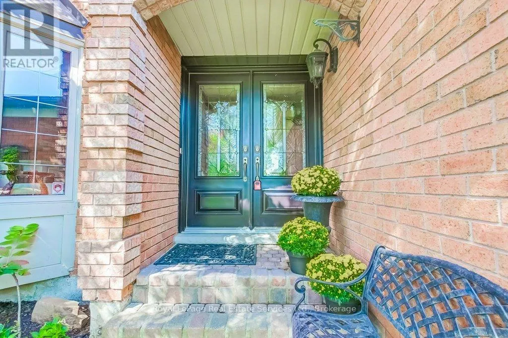 2139 BRAYS LANE