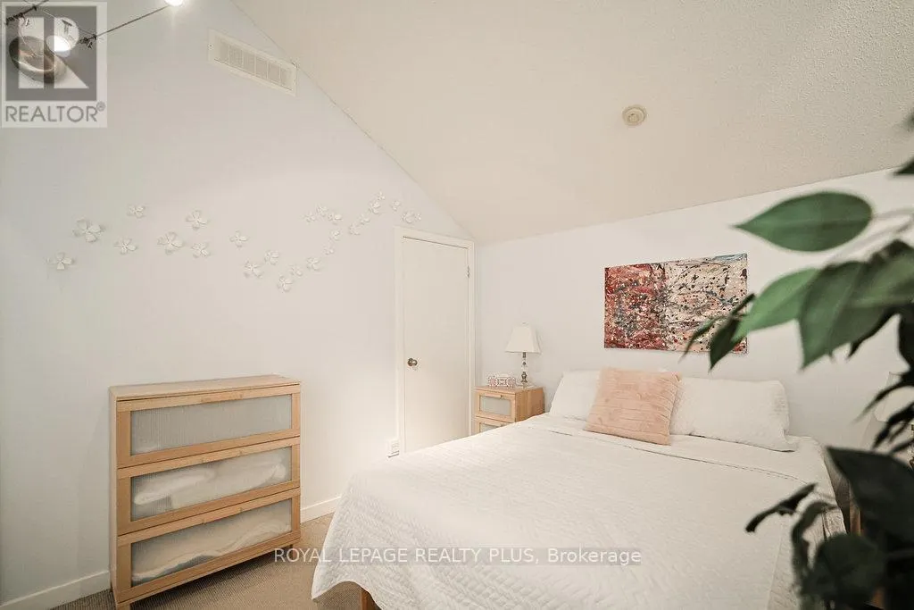 6 - 1010 CRISTINA COURT