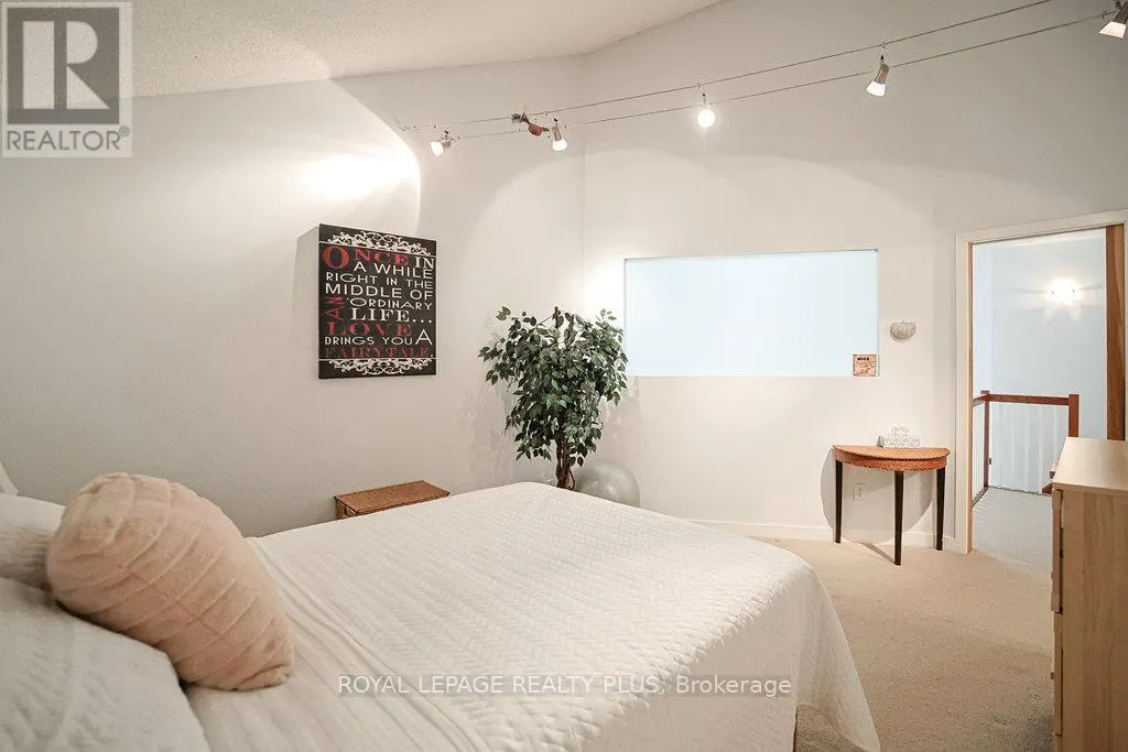 6 - 1010 CRISTINA COURT