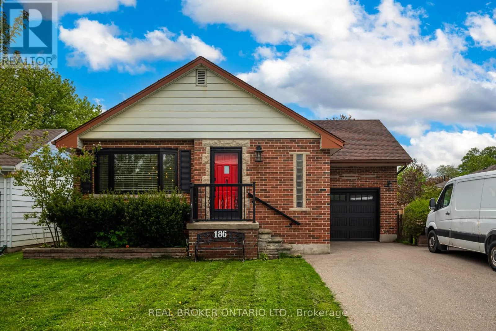 186 JEFFERY AVENUE S