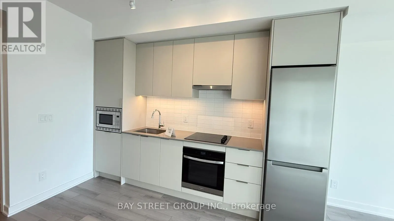 1306 - 3079 TRAFALGAR ROAD