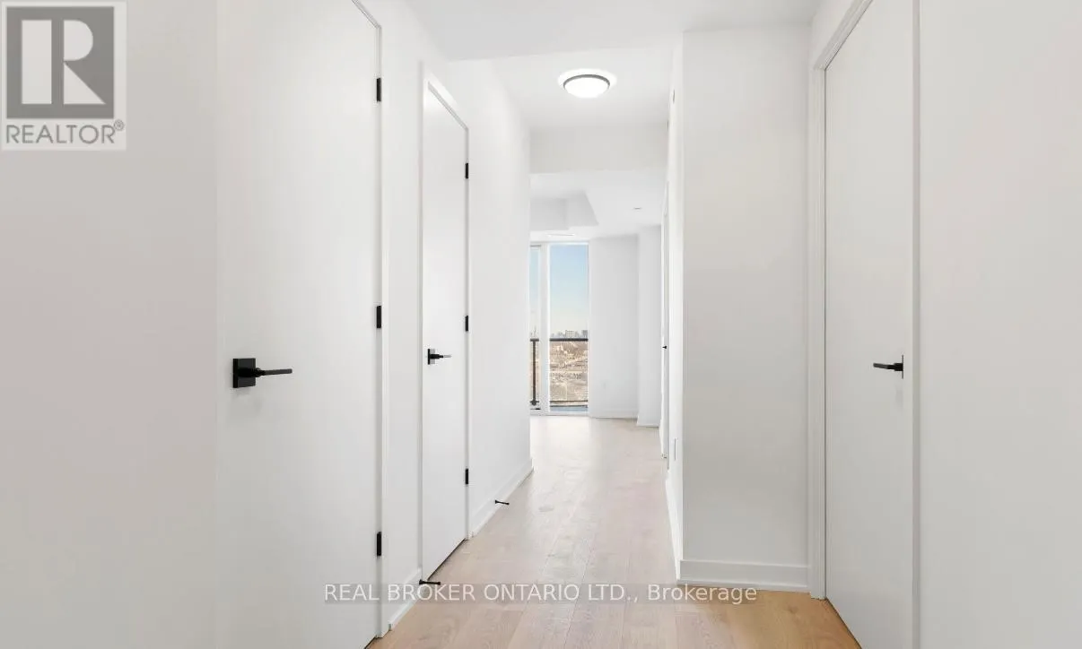 907 - 36 ZORRA STREET