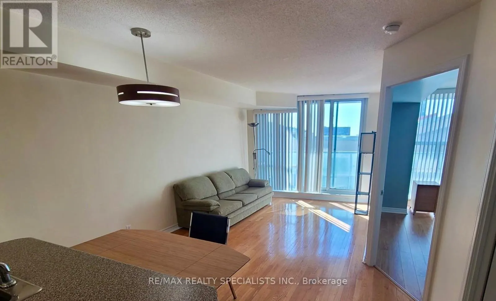 403 - 1 ELM DRIVE W