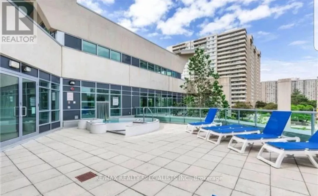 403 - 1 ELM DRIVE W