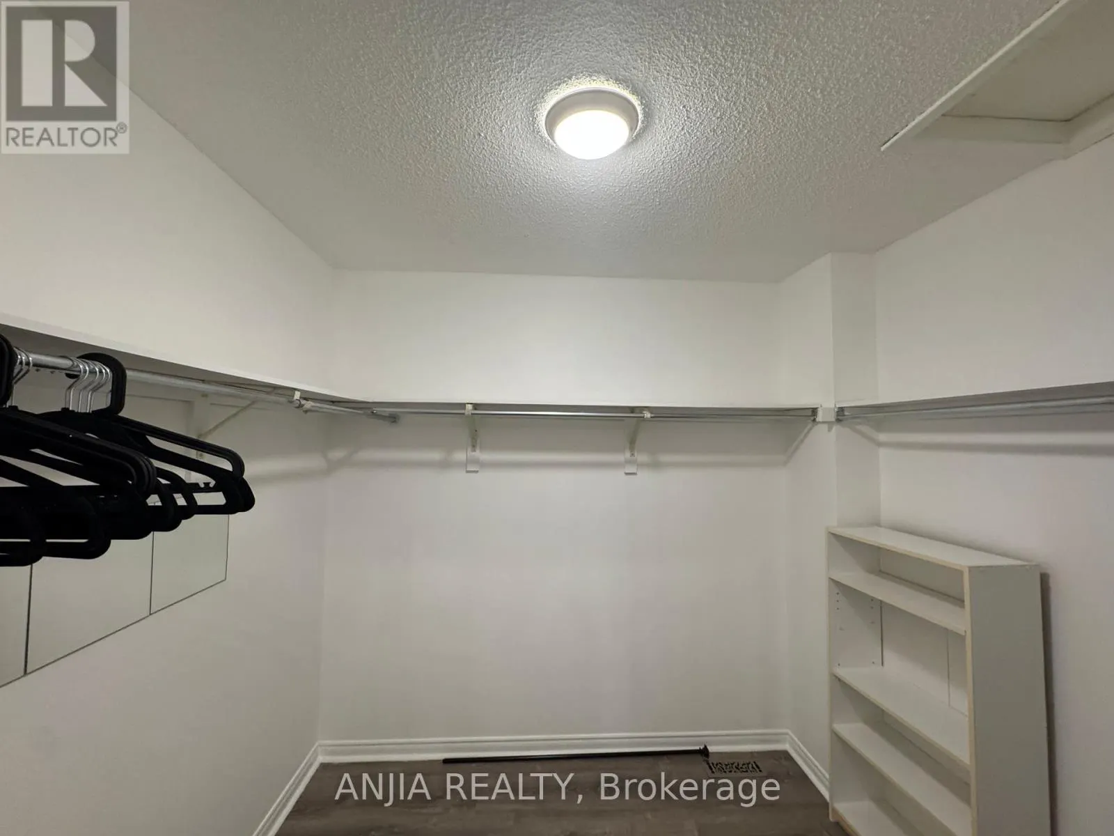 44 - 3420 SOUTH MILLWAY