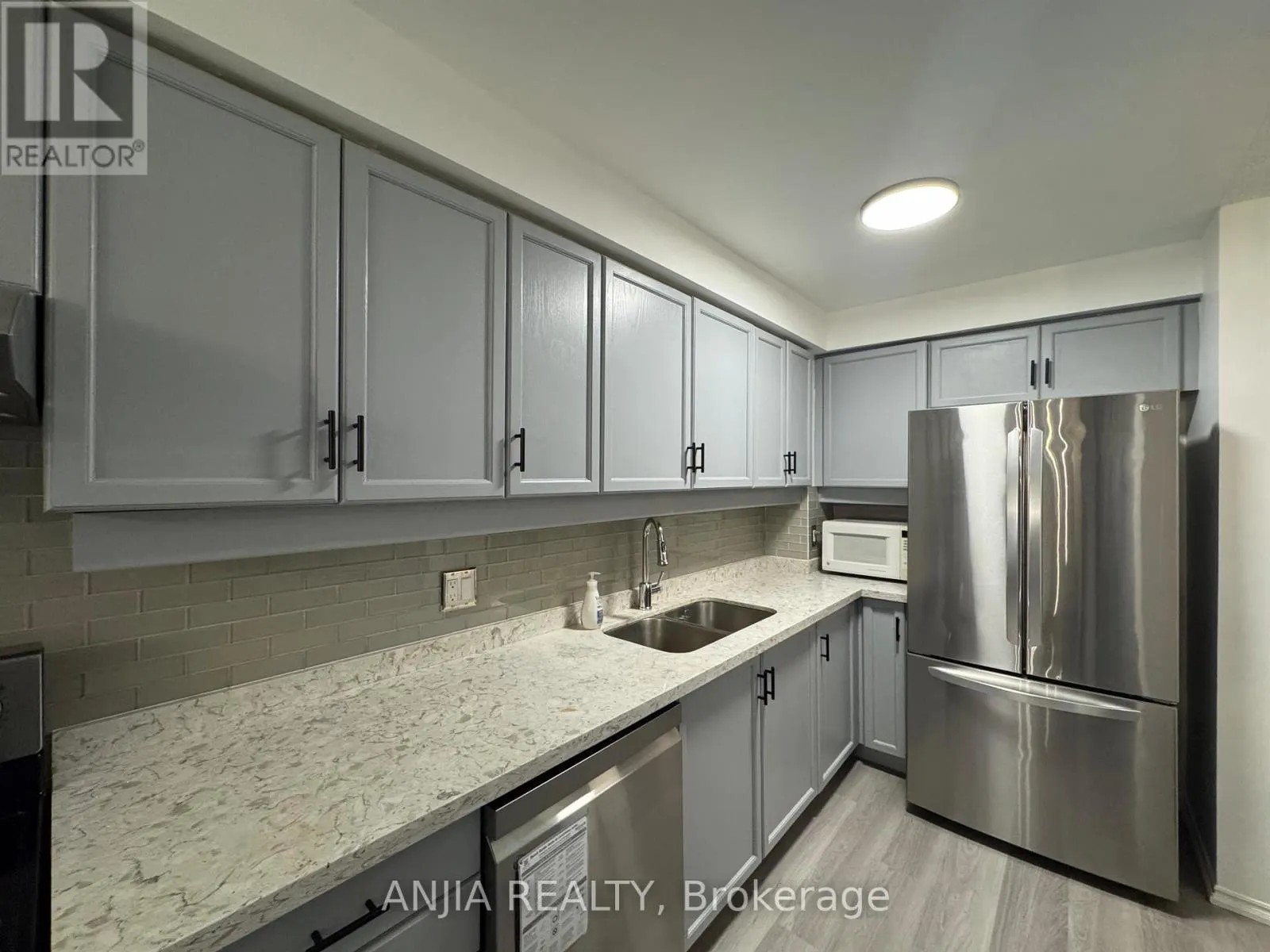 44 - 3420 SOUTH MILLWAY