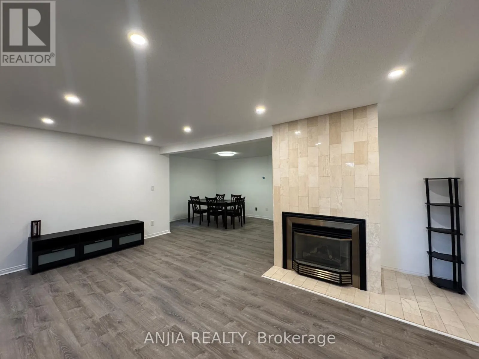44 - 3420 SOUTH MILLWAY