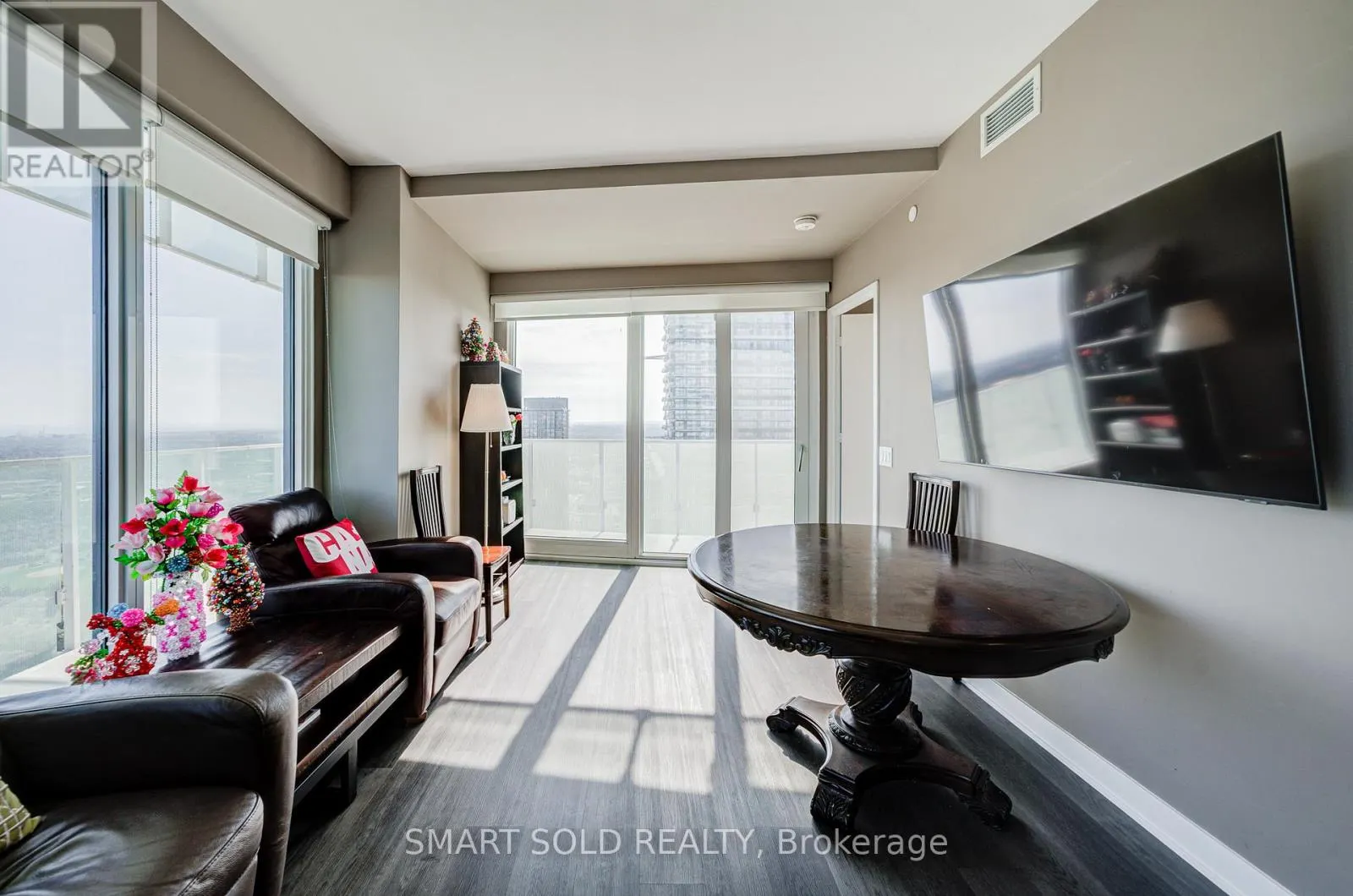 4504 - 3900 CONFEDERATION PARKWAY