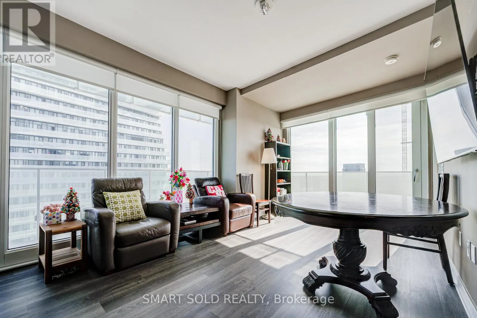 4504 - 3900 CONFEDERATION PARKWAY