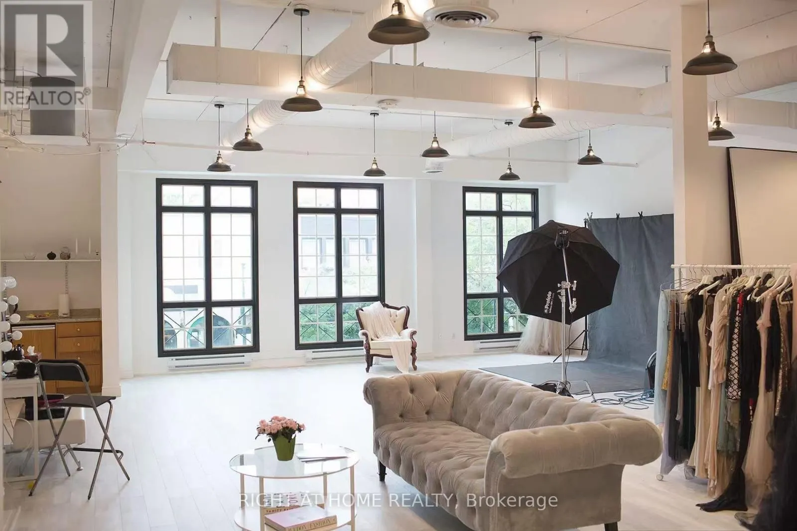 202 - 334 LAKESHORE ROAD E