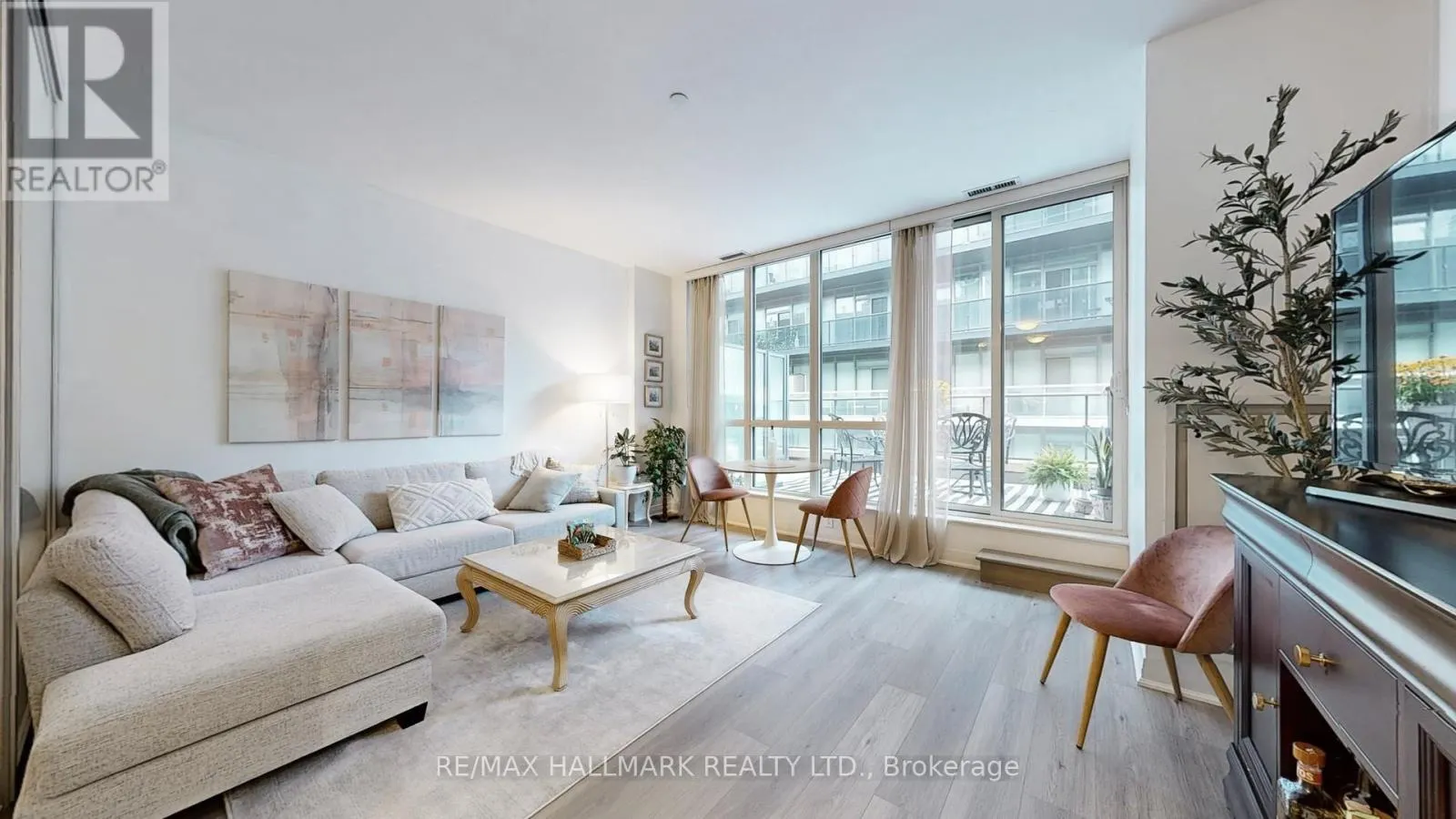 1008 - 60 ANNIE CRAIG DRIVE