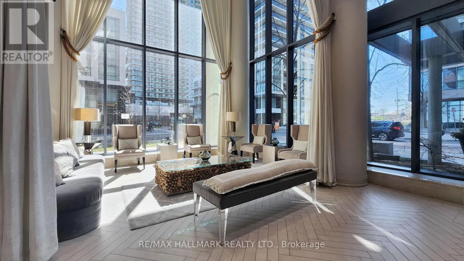 1008 - 60 ANNIE CRAIG DRIVE
