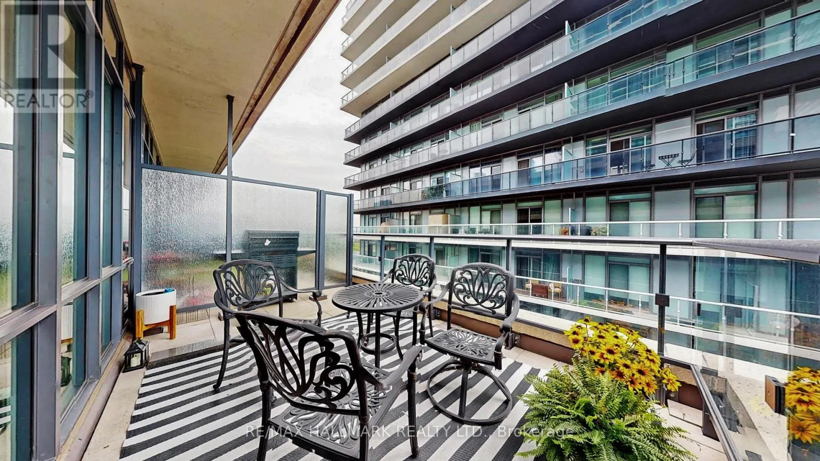 1008 - 60 ANNIE CRAIG DRIVE