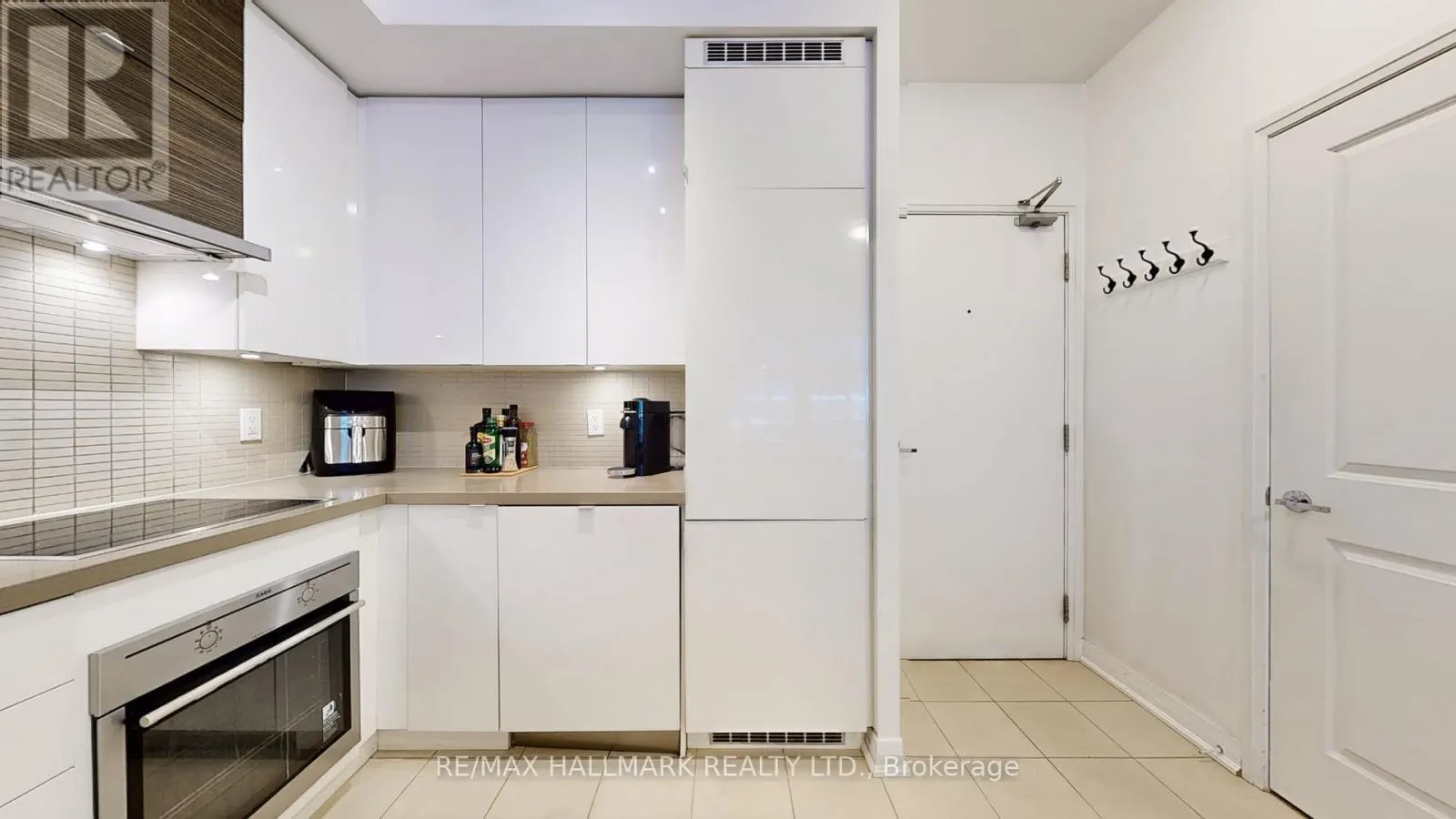 1008 - 60 ANNIE CRAIG DRIVE