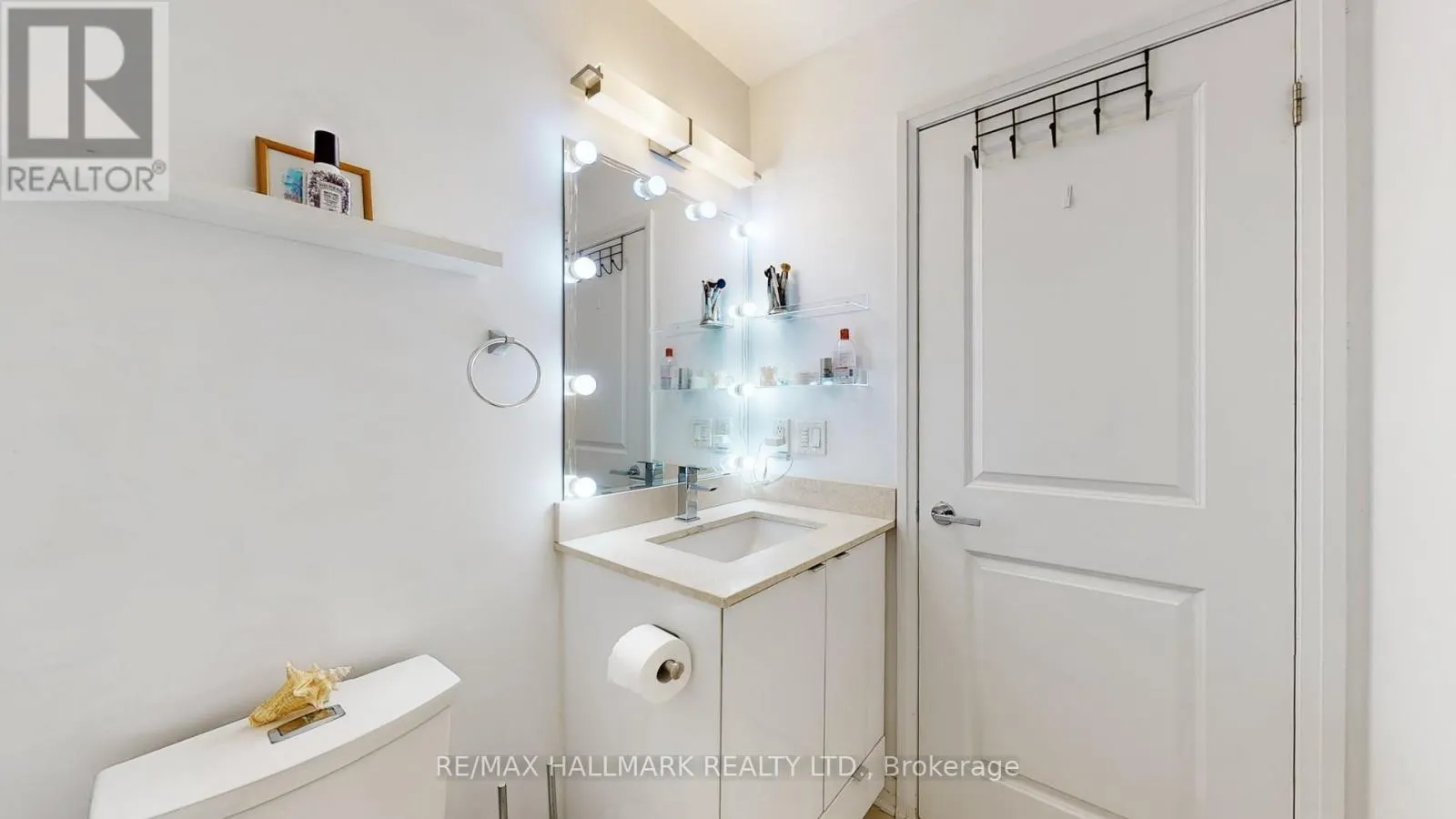 1008 - 60 ANNIE CRAIG DRIVE