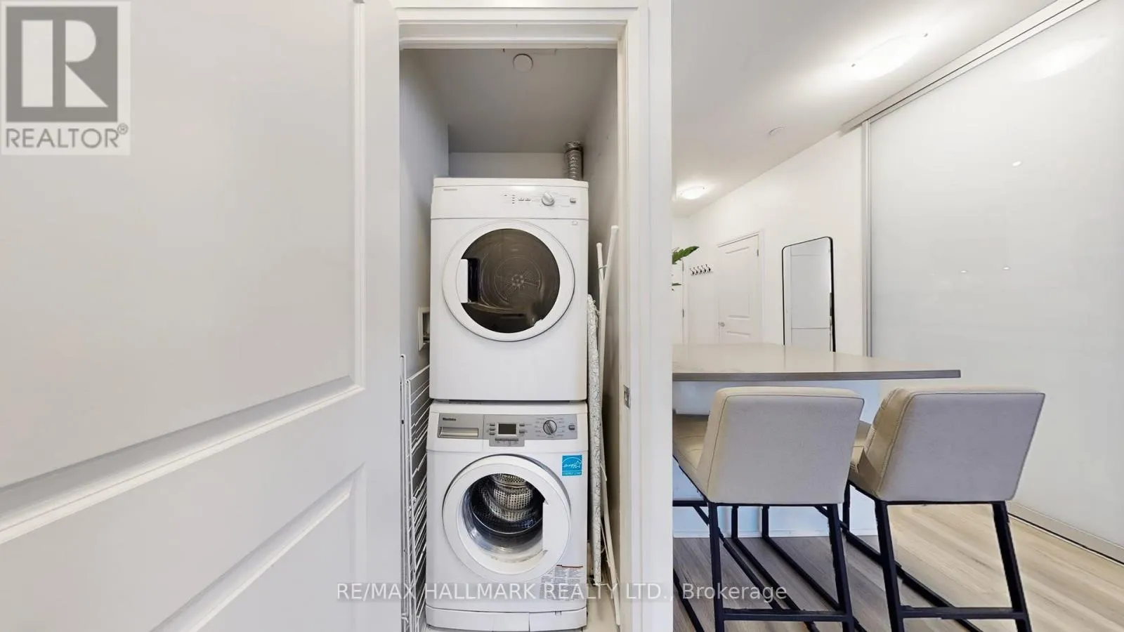 1008 - 60 ANNIE CRAIG DRIVE
