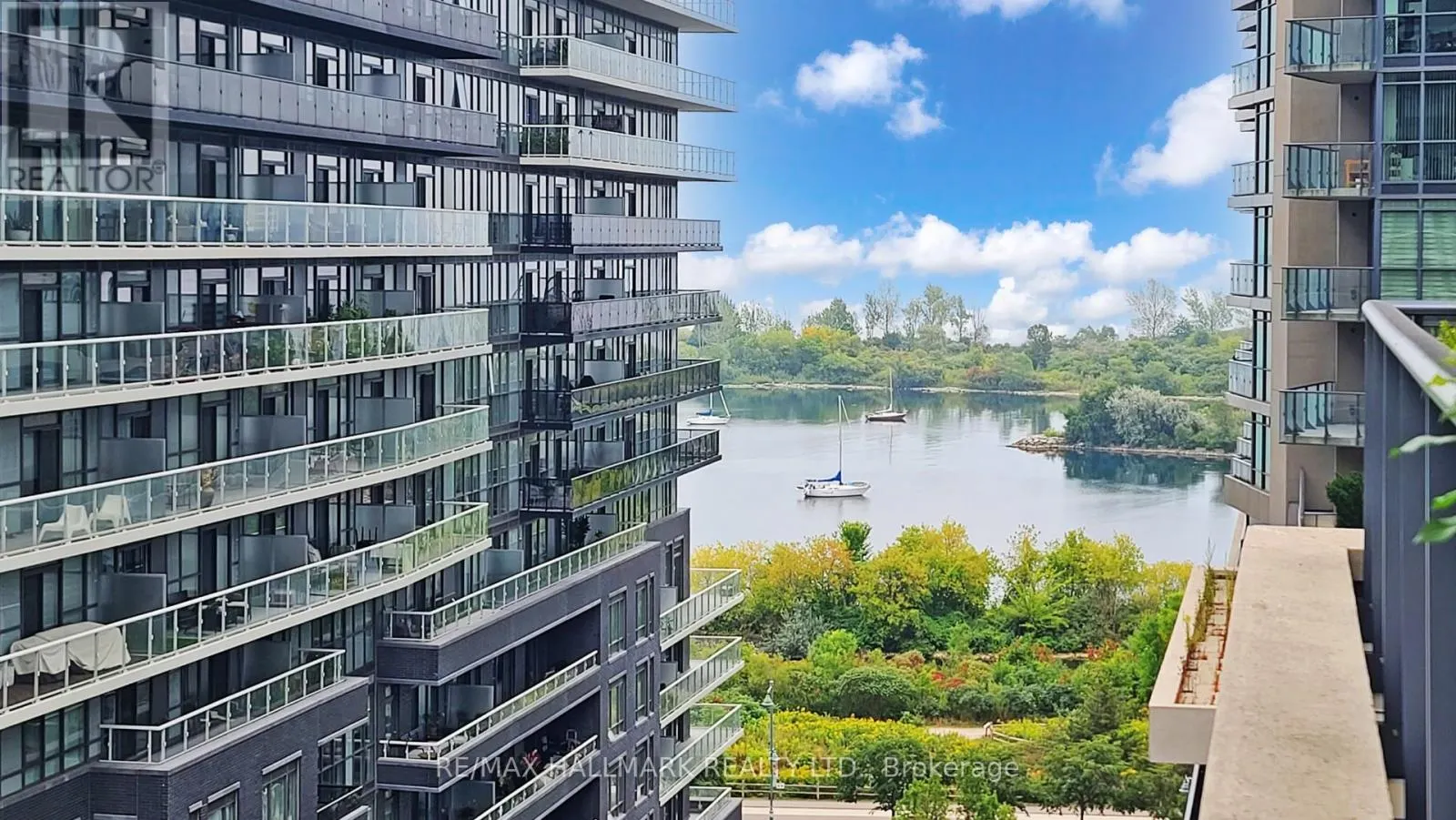 1008 - 60 ANNIE CRAIG DRIVE