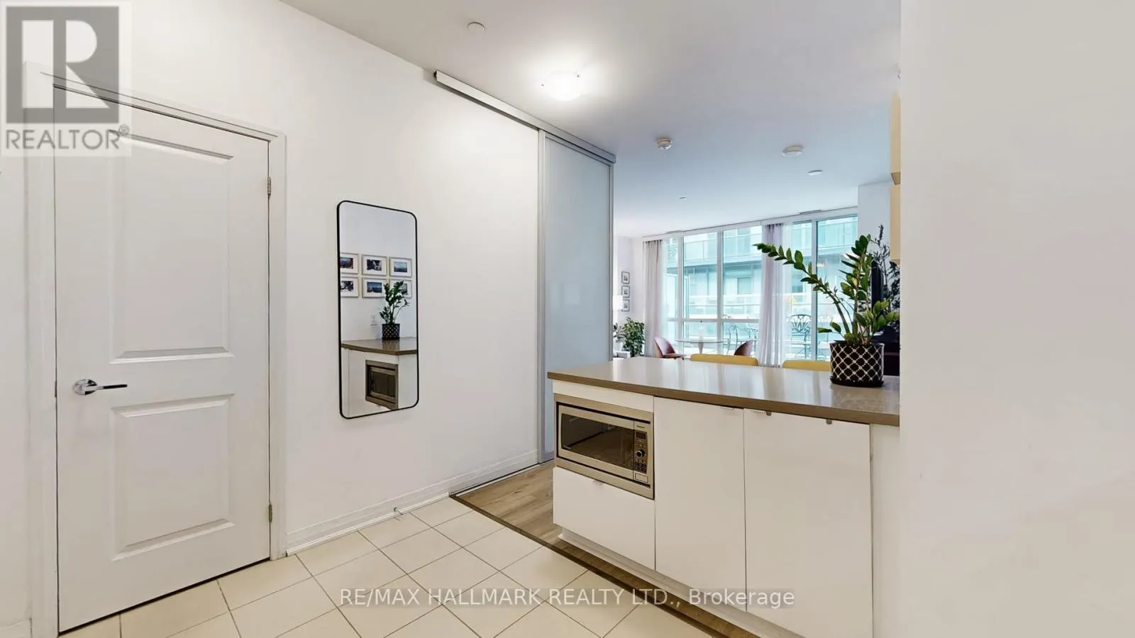 1008 - 60 ANNIE CRAIG DRIVE