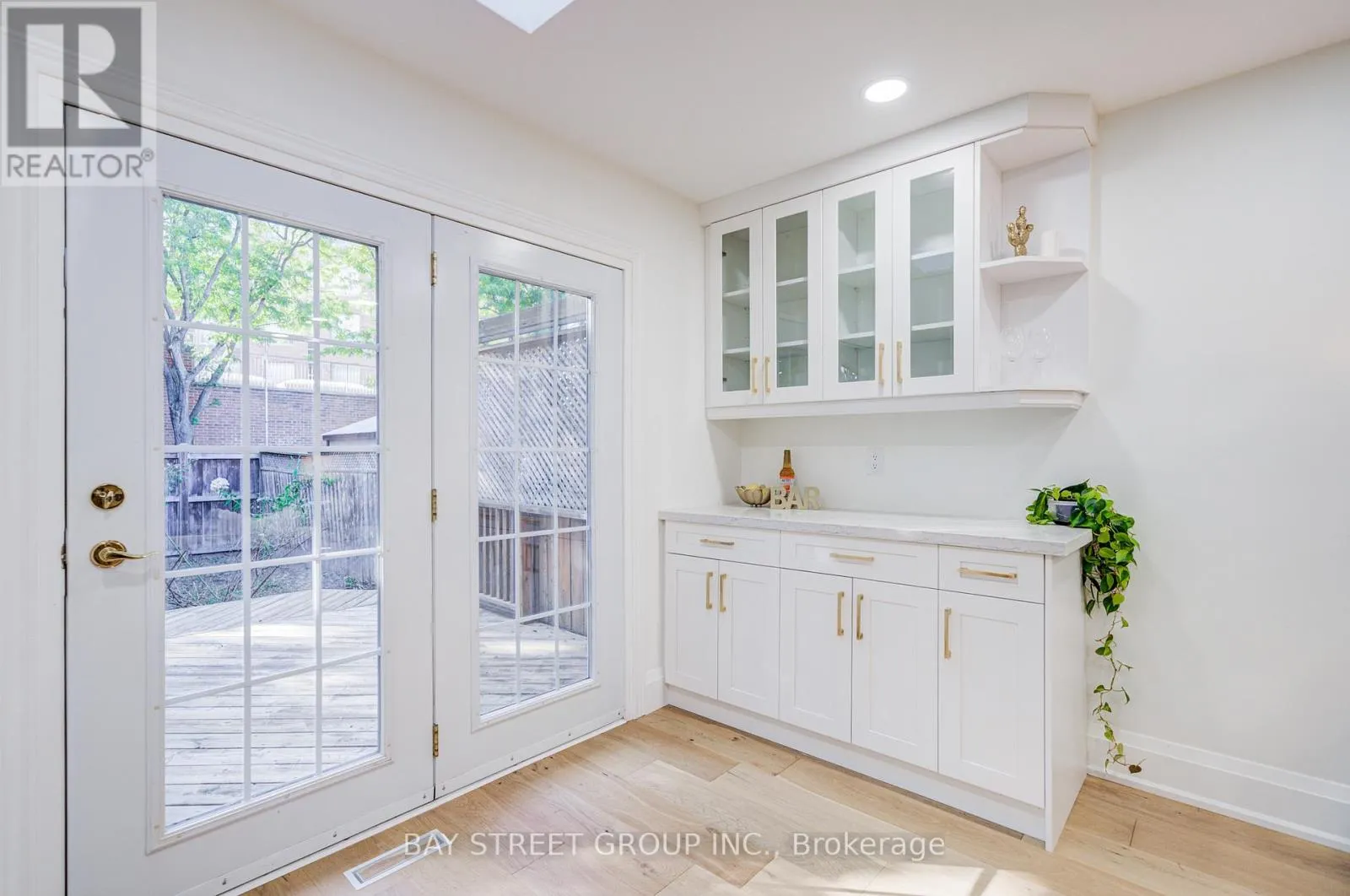 1307 BARBERRY GREEN