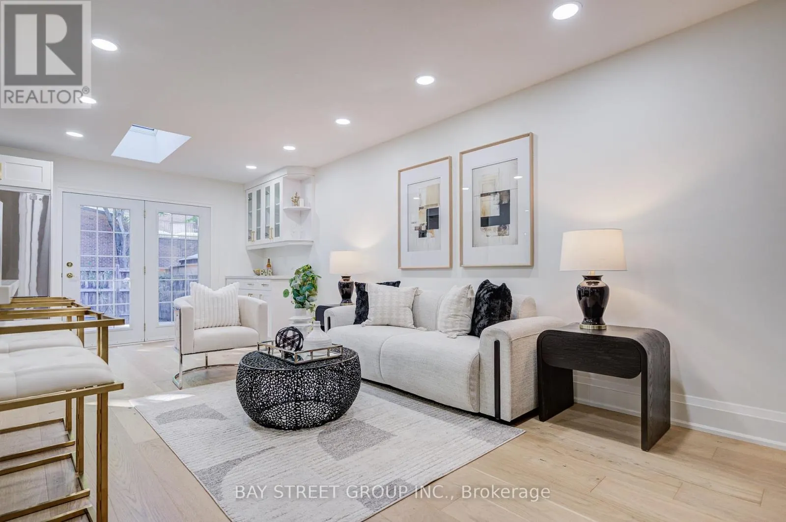 1307 BARBERRY GREEN