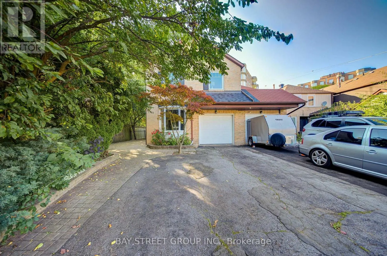 1307 BARBERRY GREEN