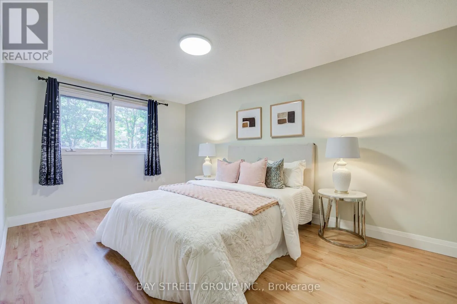 1307 BARBERRY GREEN