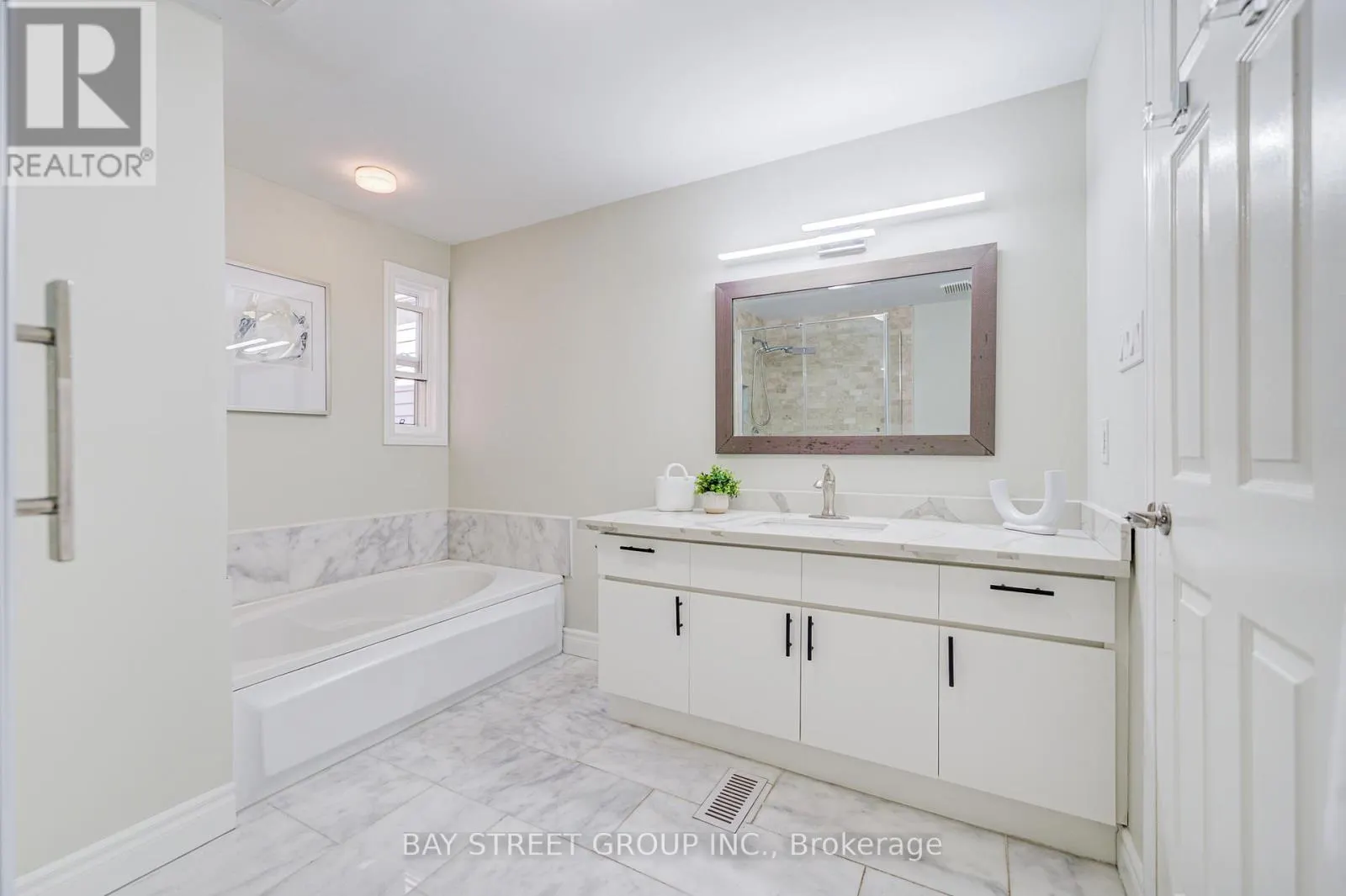 1307 BARBERRY GREEN