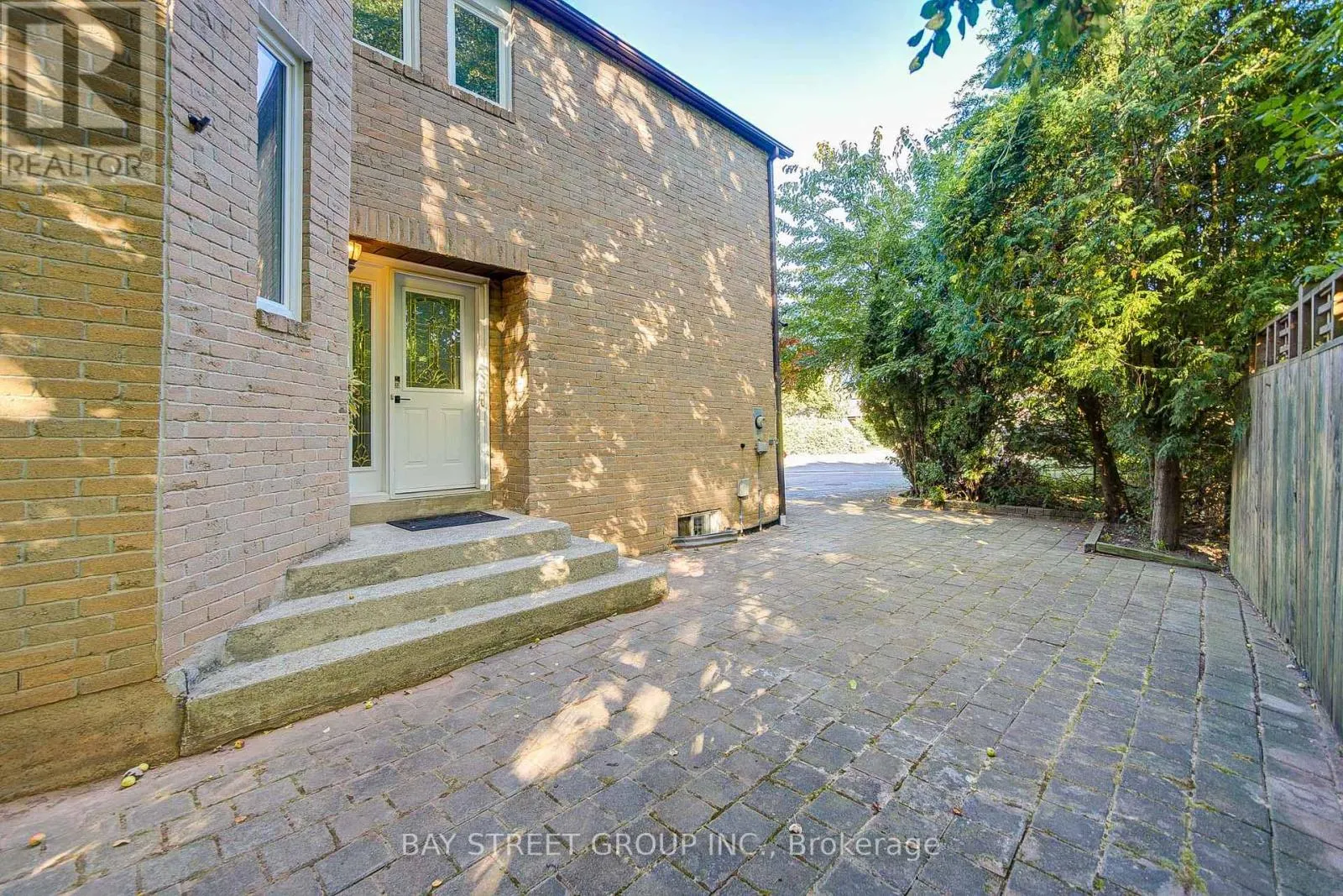1307 BARBERRY GREEN