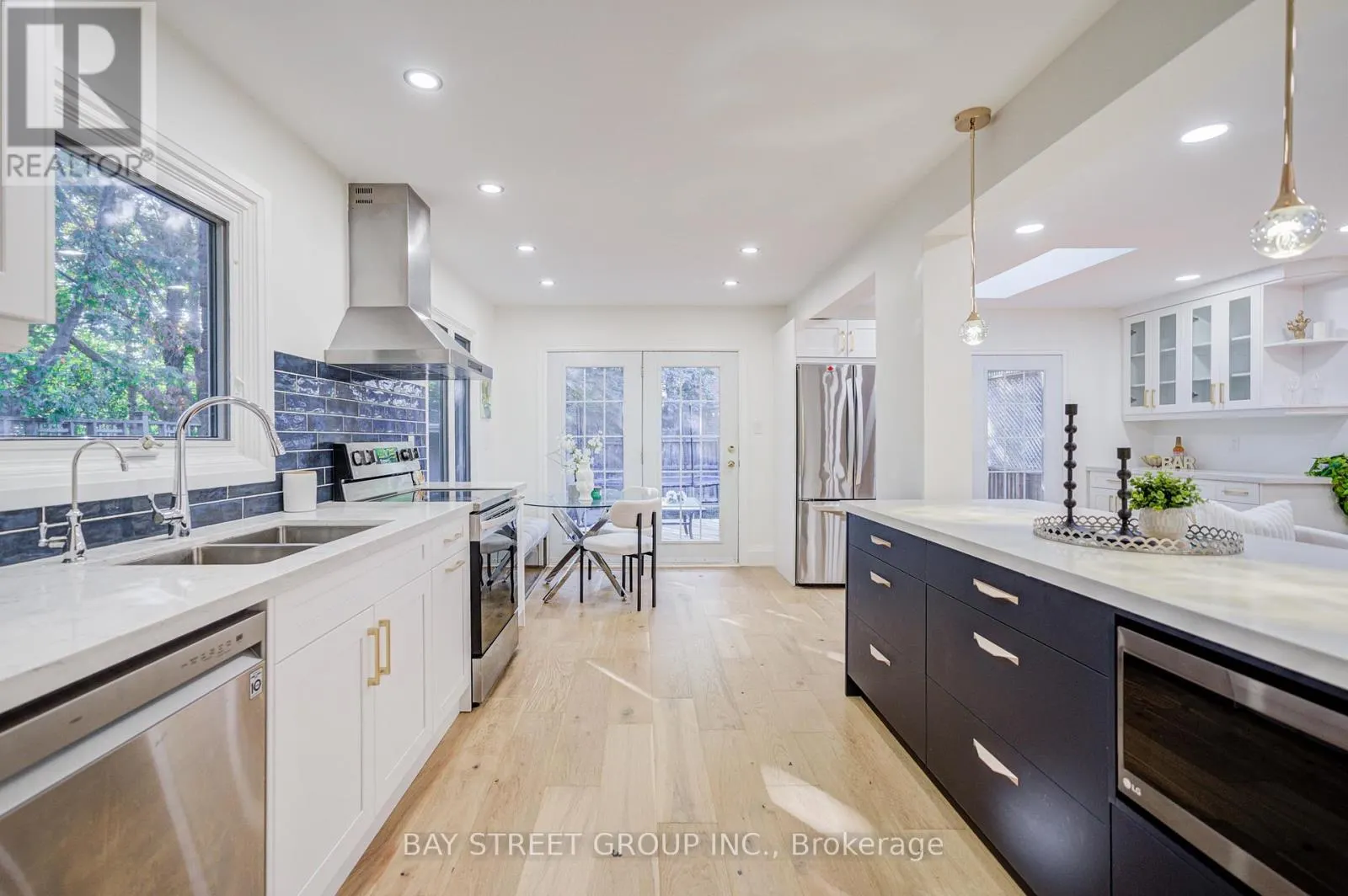 1307 BARBERRY GREEN