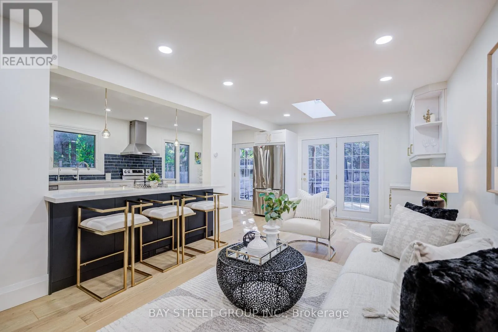 1307 BARBERRY GREEN