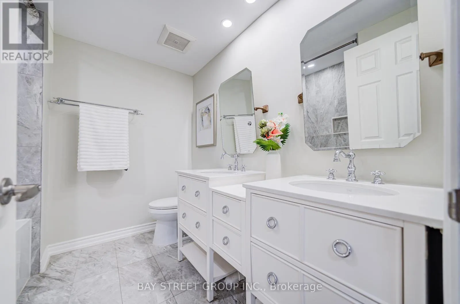1307 BARBERRY GREEN