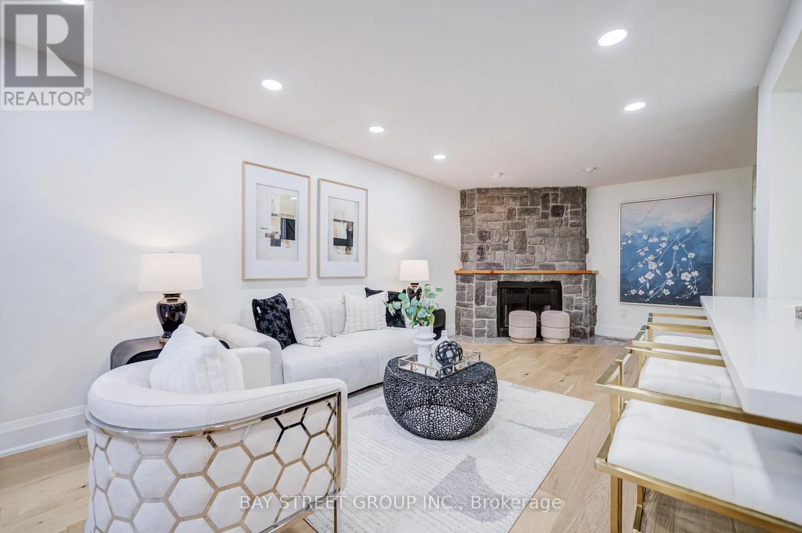 1307 BARBERRY GREEN