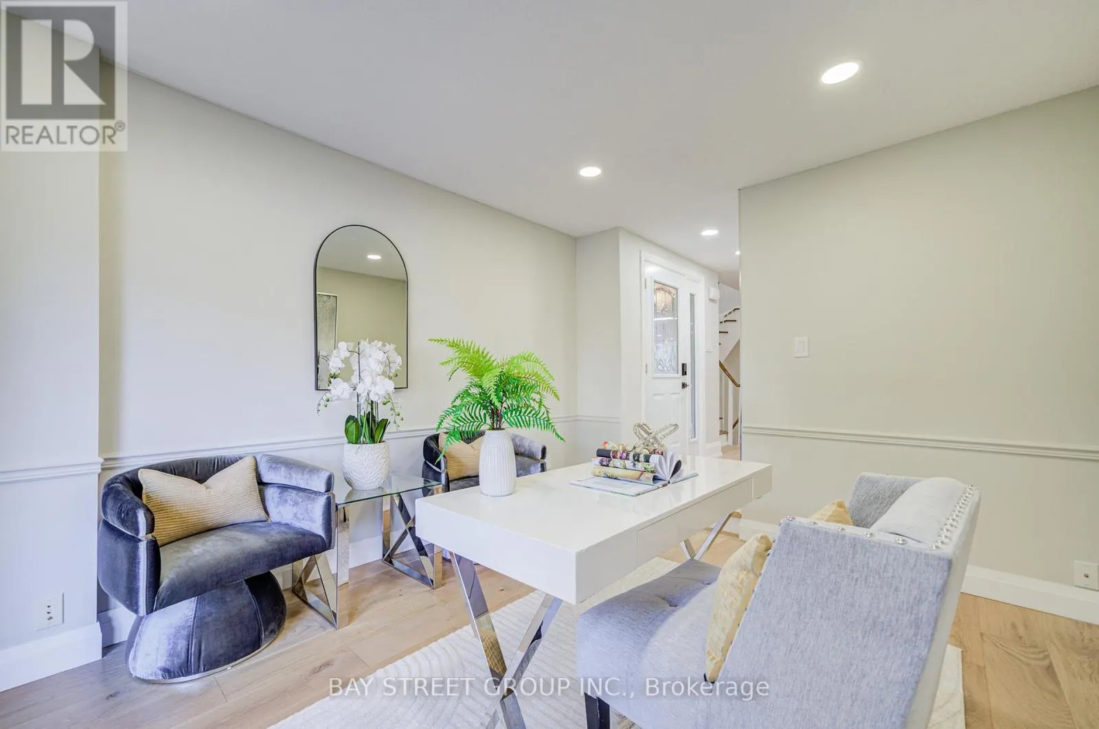 1307 BARBERRY GREEN