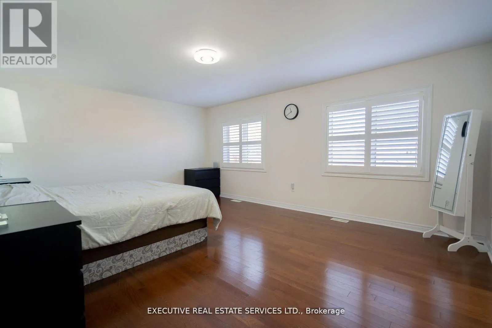 11 GOODSWAY TRAIL
