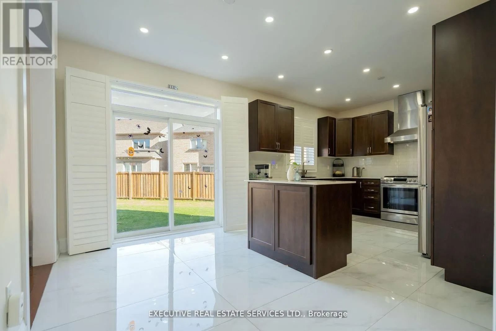 11 GOODSWAY TRAIL