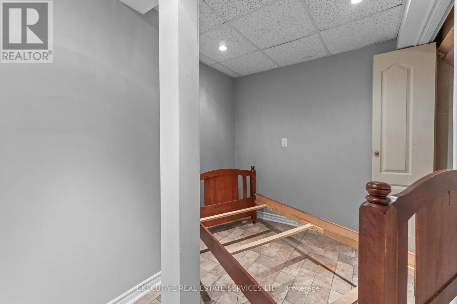 1342 ROYLEN ROAD