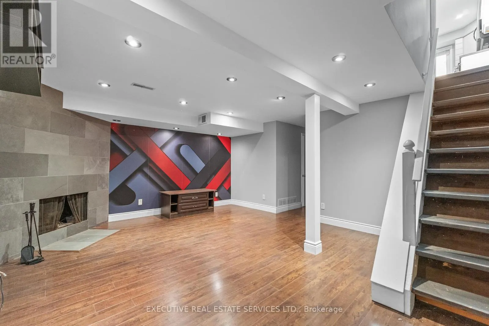 1342 ROYLEN ROAD