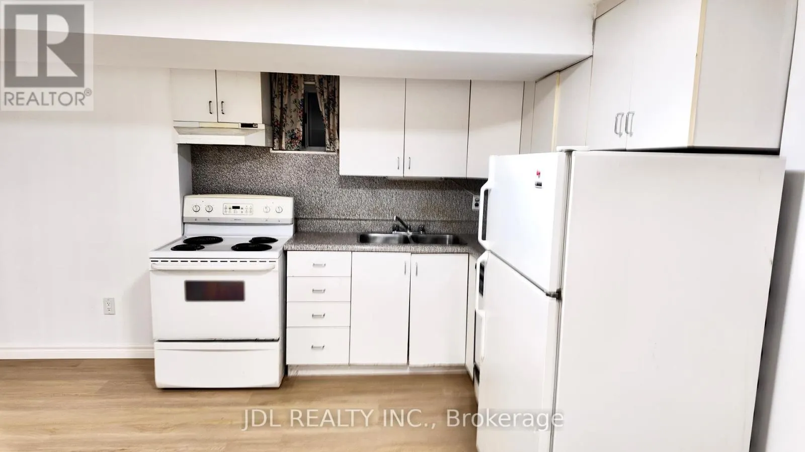 132 EDGECROFT ROAD