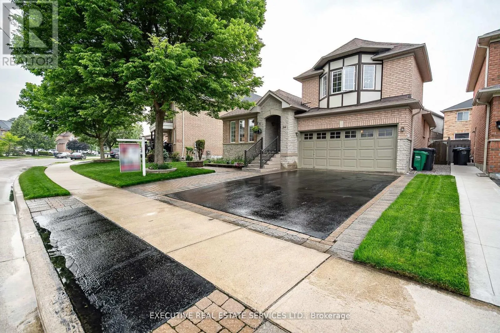 54 WOODVALLEY DRIVE