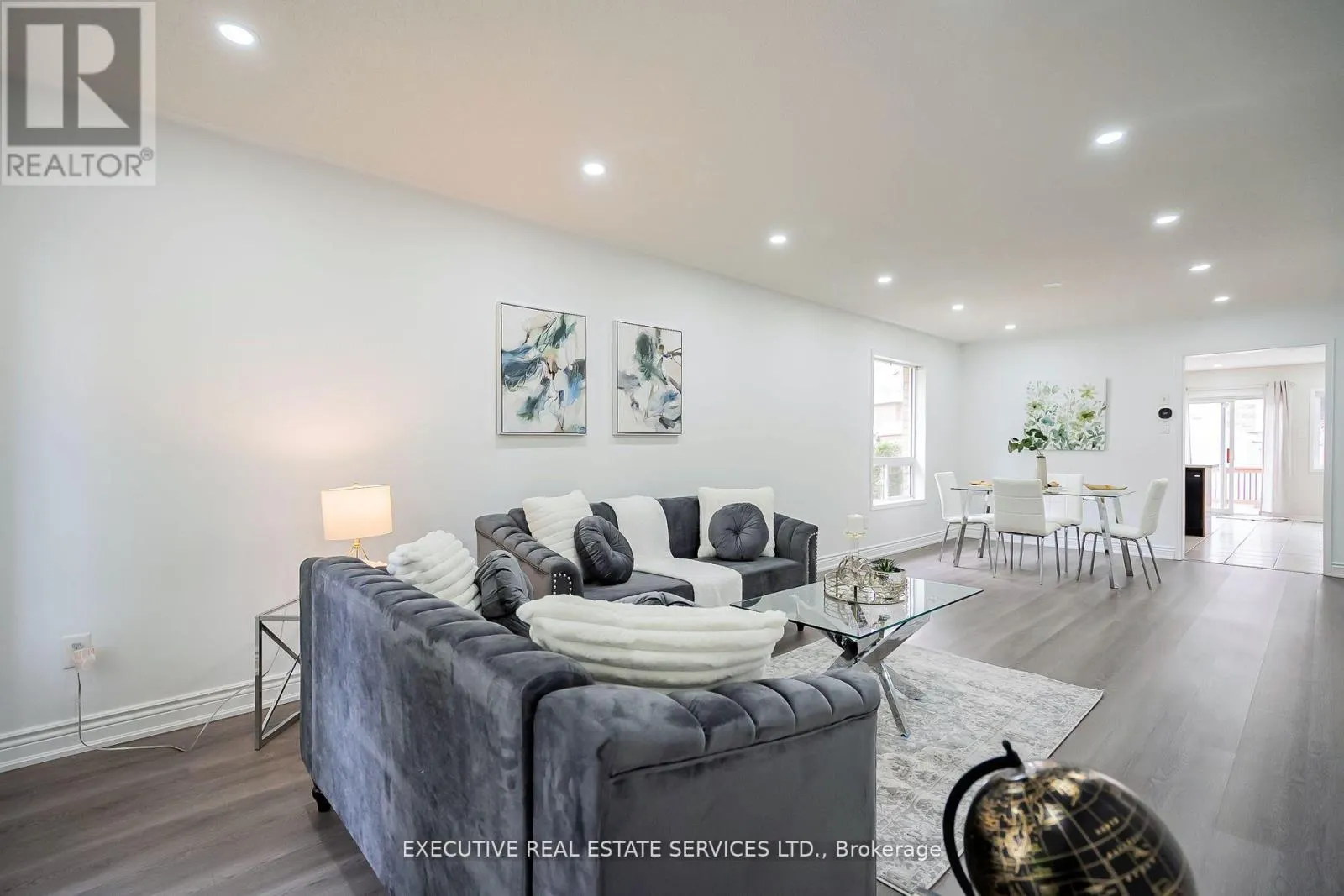 54 WOODVALLEY DRIVE
