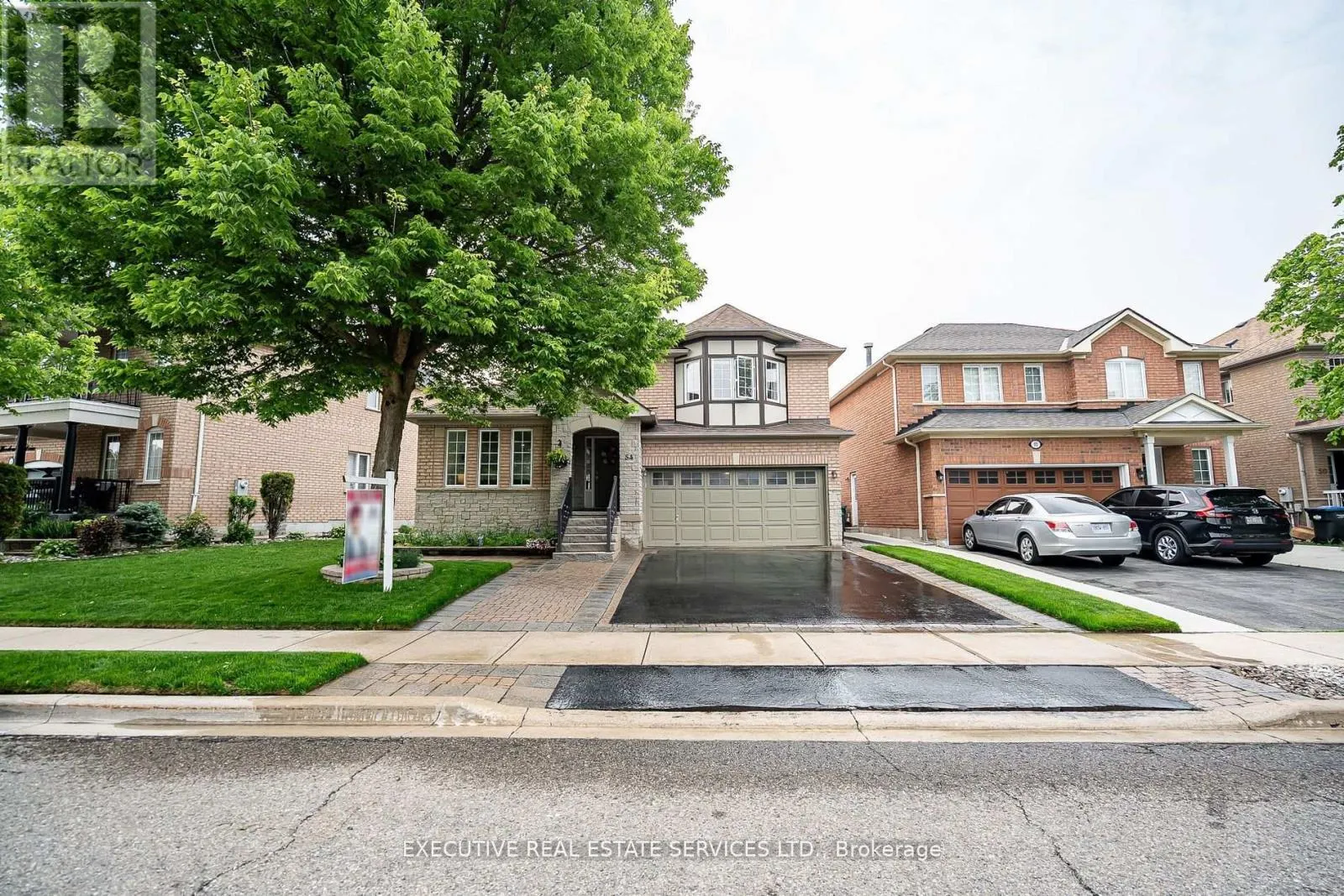 54 WOODVALLEY DRIVE