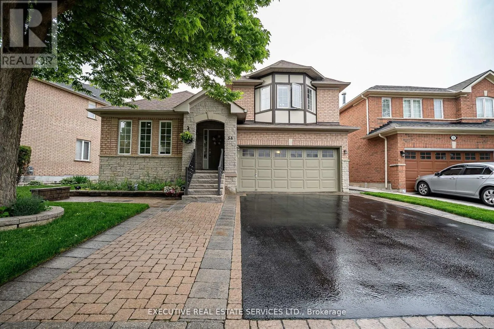 54 WOODVALLEY DRIVE