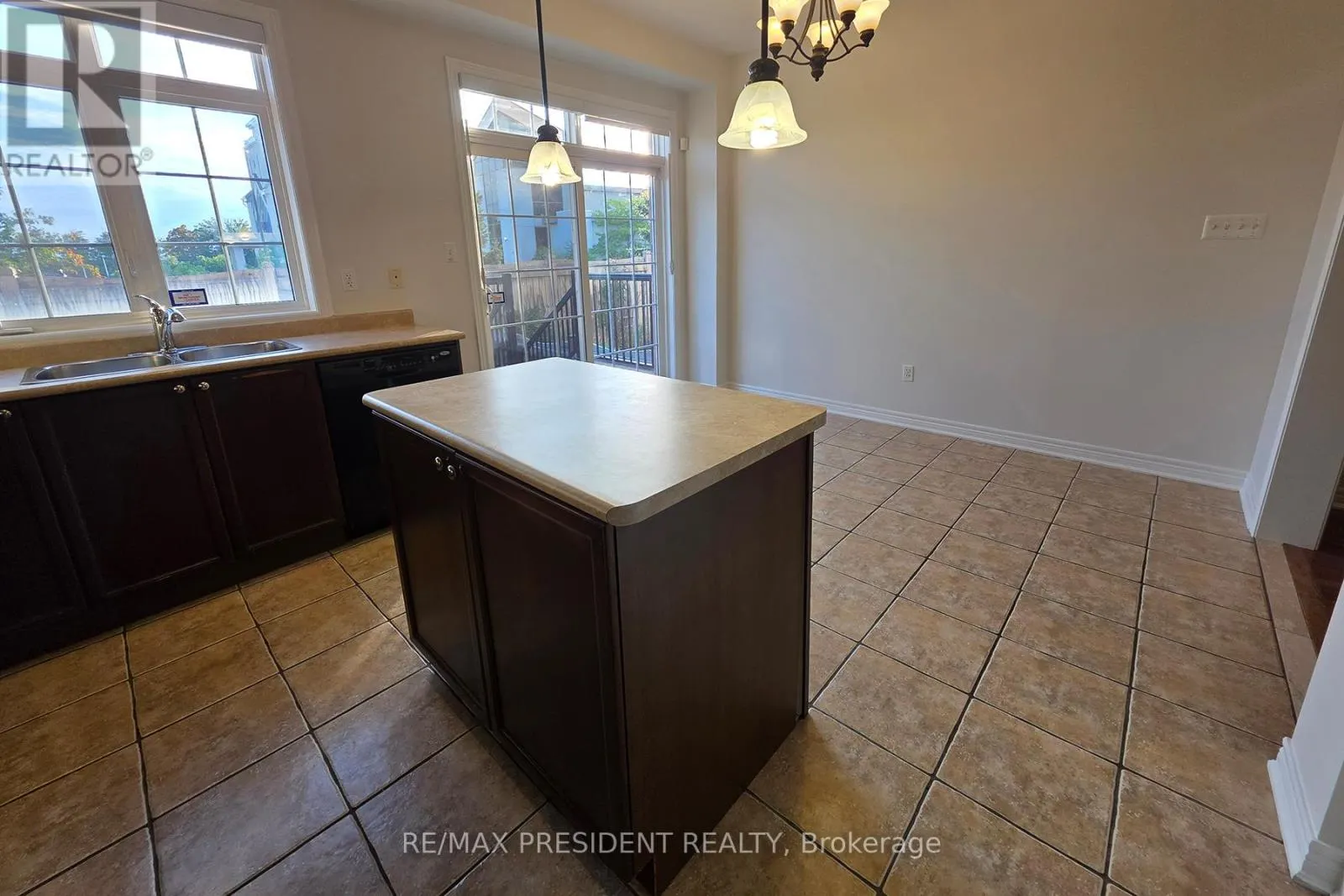 101 ROYAL VISTA ROAD