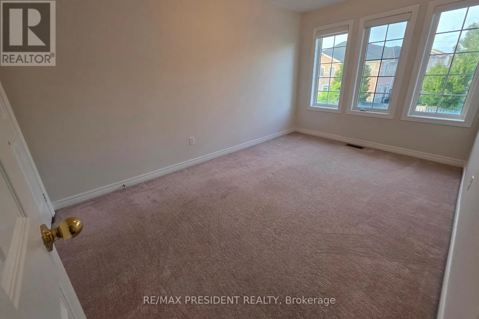101 ROYAL VISTA ROAD