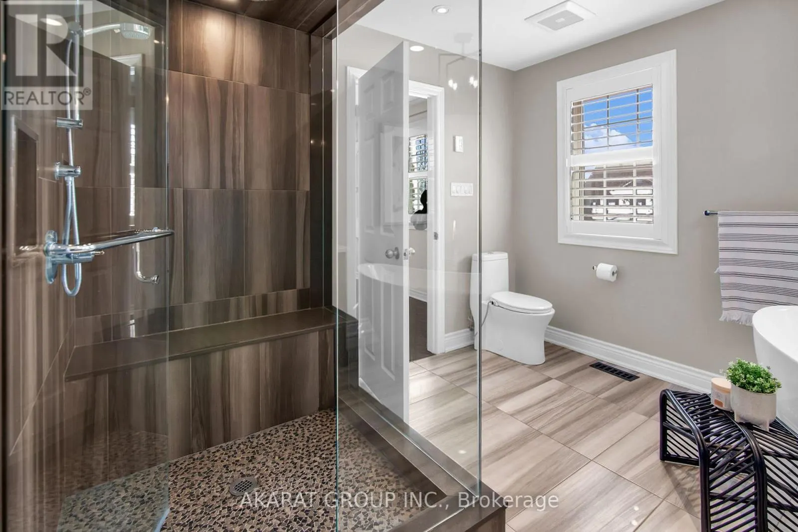 2113 DALECROFT CRESCENT
