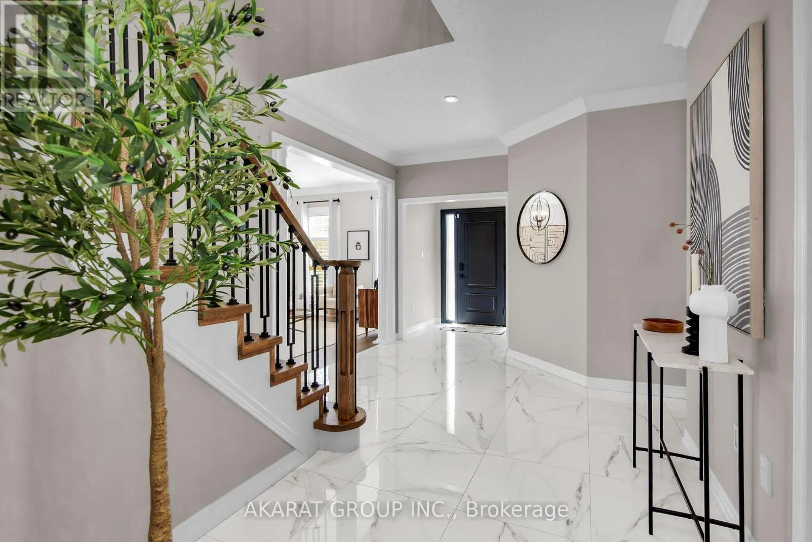 2113 DALECROFT CRESCENT