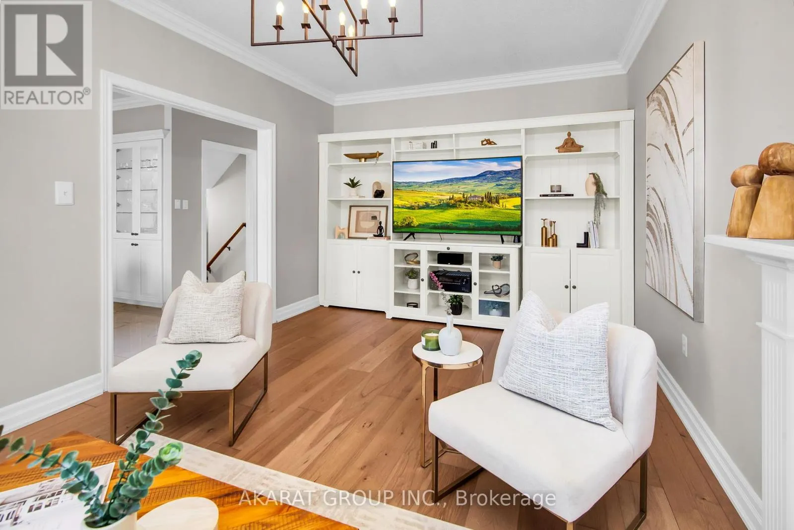2113 DALECROFT CRESCENT