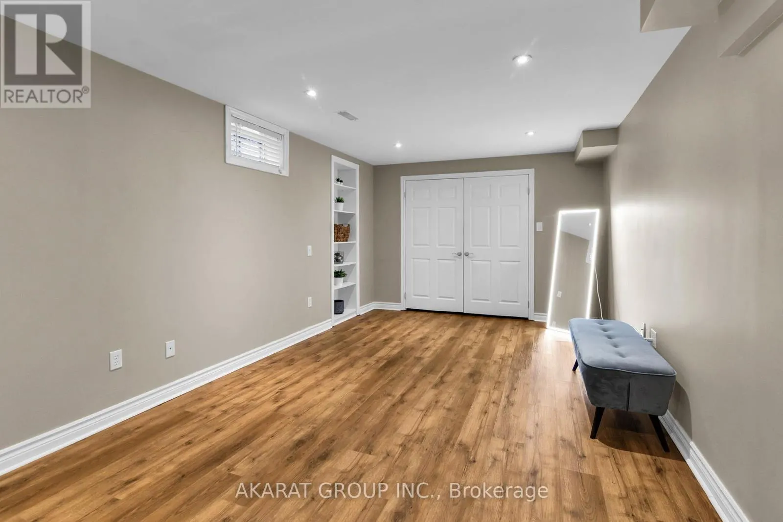 2113 DALECROFT CRESCENT
